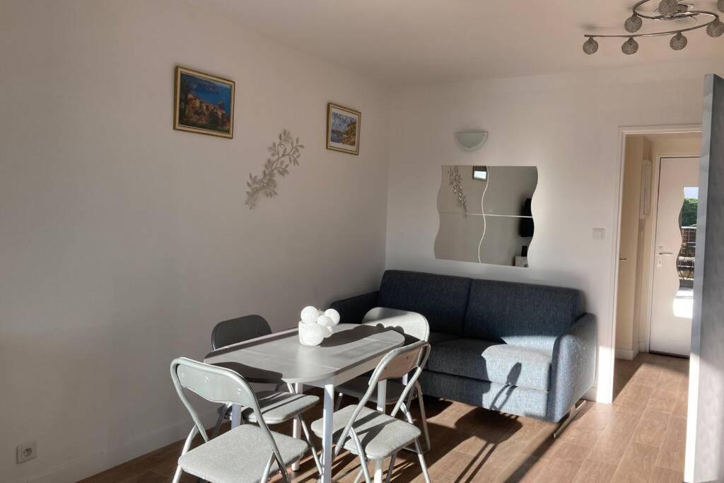 Ferienwohnung Escapade Au Port Hyères Exterior foto